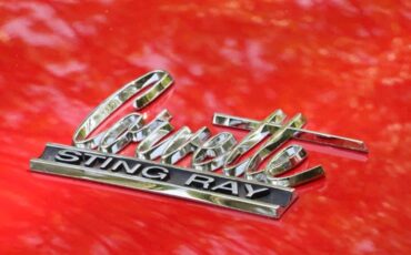 Chevrolet-Corvette-1967-Red-Red-47