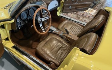 Chevrolet-Corvette-1967-Yellow-Brown-17
