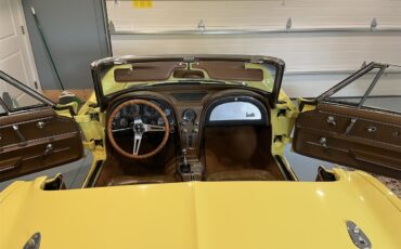 Chevrolet-Corvette-1967-Yellow-Brown-18