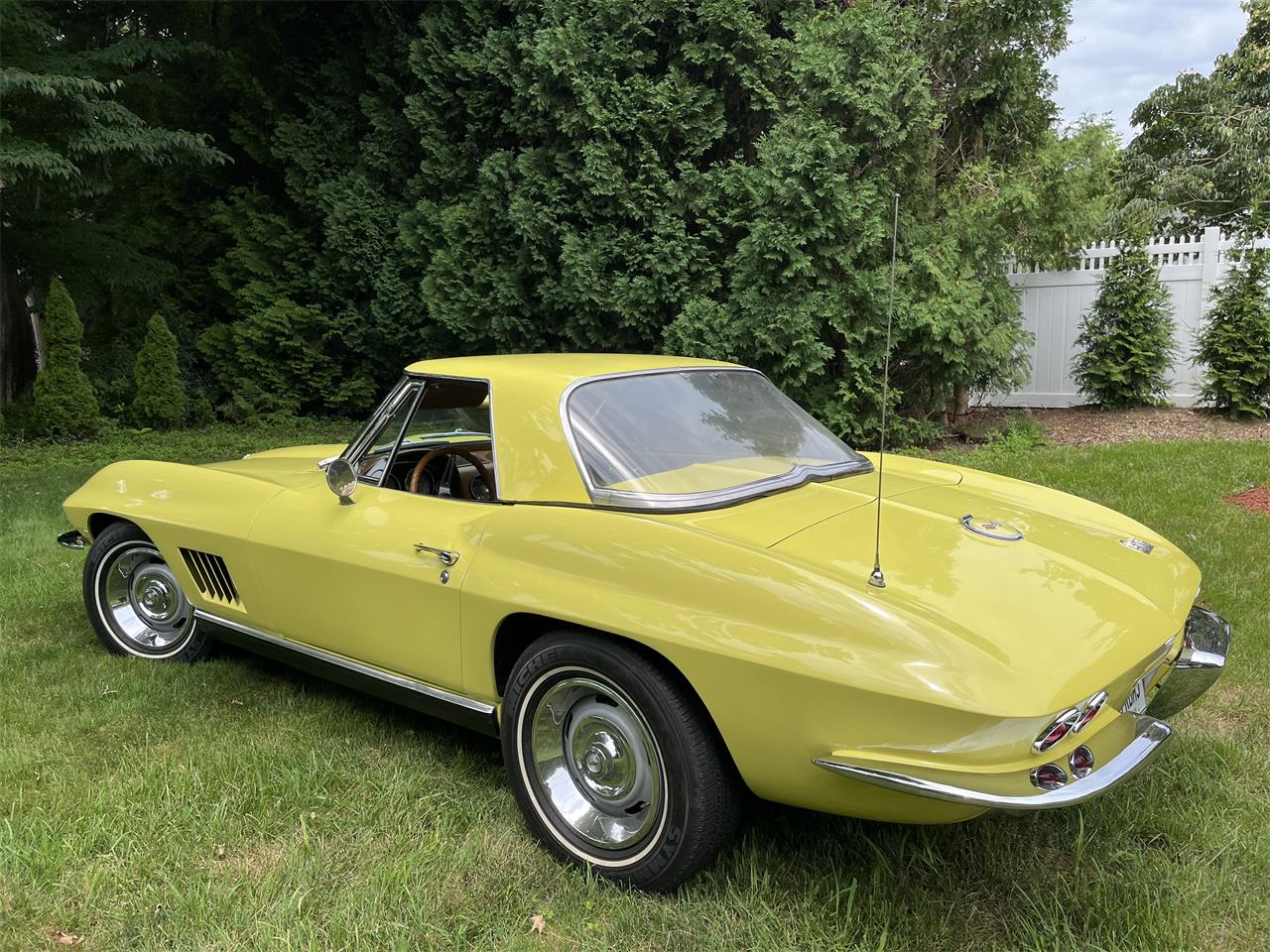 Chevrolet-Corvette-1967-Yellow-Brown-7