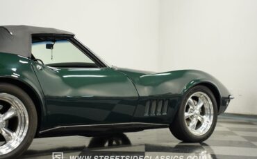 Chevrolet-Corvette-1968-British-Green-Black-38