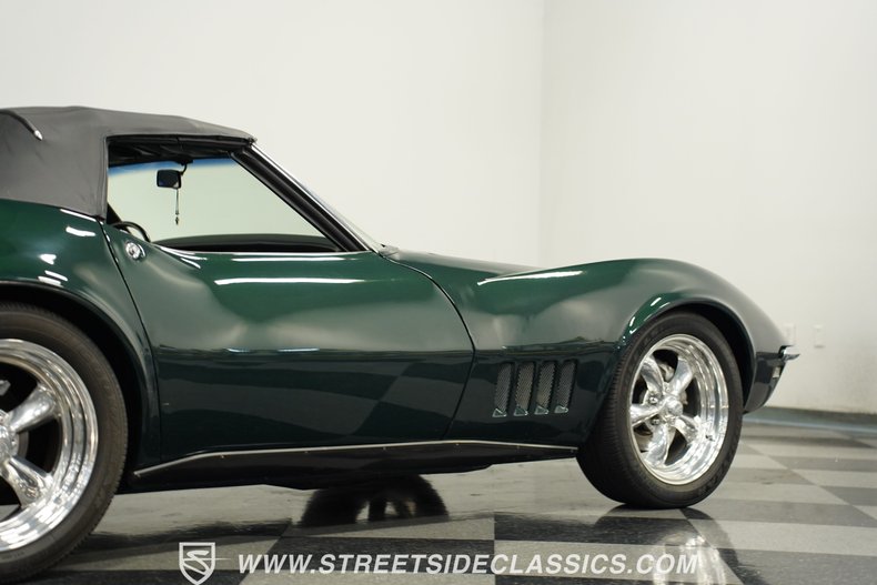 Chevrolet-Corvette-1968-British-Green-Black-38