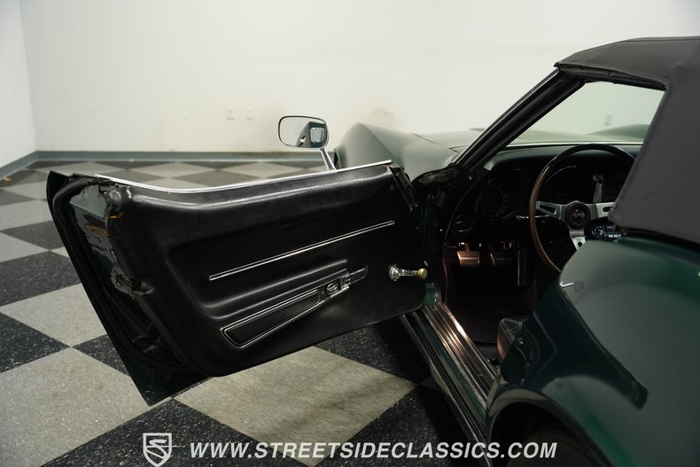 Chevrolet-Corvette-1968-British-Green-Black-44