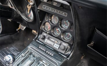 Chevrolet-Corvette-1968-International-Blue-Black-68