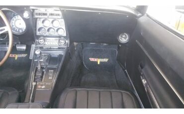 Chevrolet-Corvette-1968-Rally-Red-Code-974-Black-25