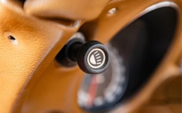 Chevrolet-Corvette-1968-Red-Tan-10