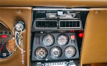 Chevrolet-Corvette-1968-Red-Tan-44
