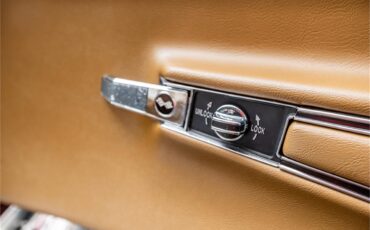 Chevrolet-Corvette-1968-Red-Tan-47