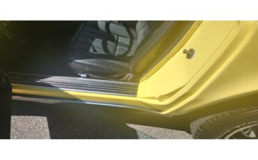 Chevrolet-Corvette-1968-Safari-Yellow-Black-12