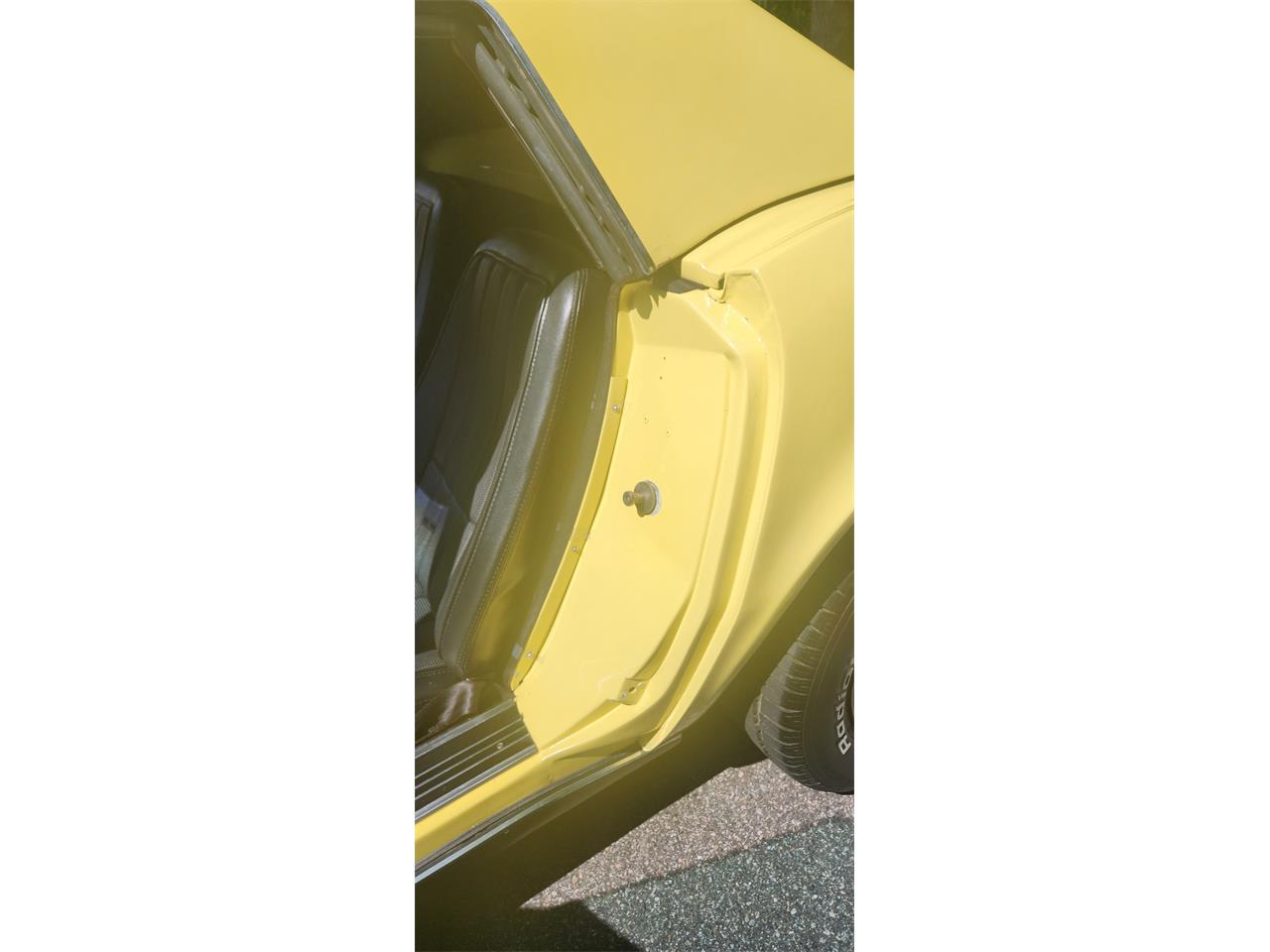Chevrolet-Corvette-1968-Safari-Yellow-Black-14