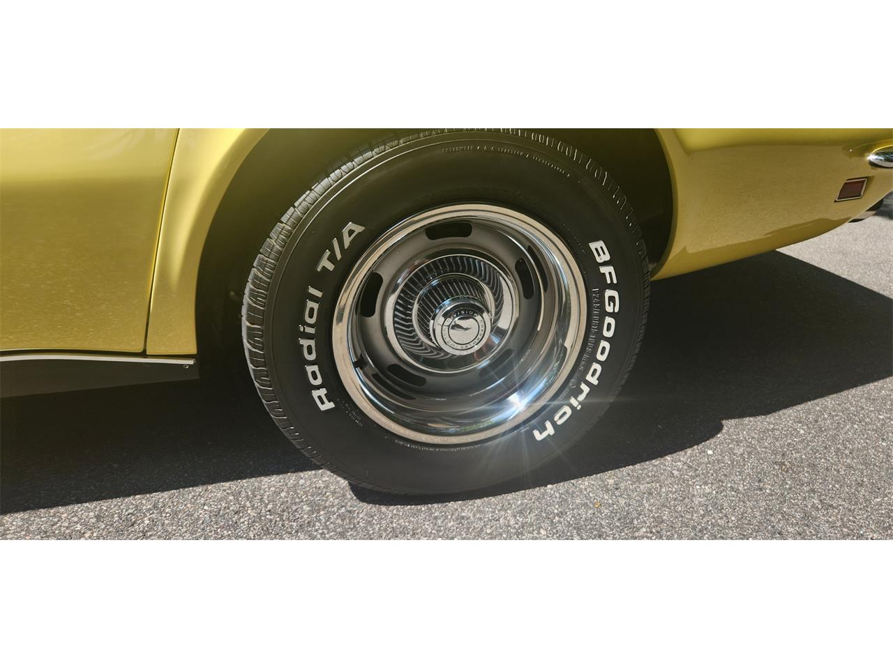 Chevrolet-Corvette-1968-Safari-Yellow-Black-23