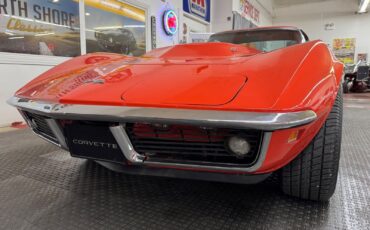 Chevrolet-Corvette-1969-10