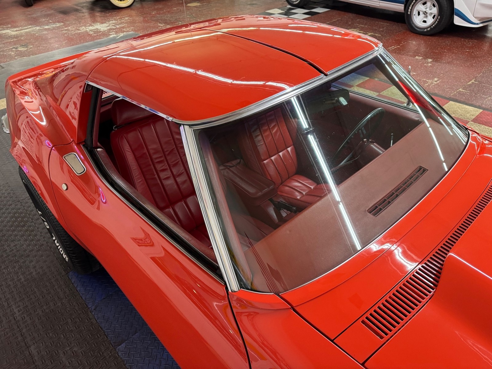 Chevrolet-Corvette-1969-12