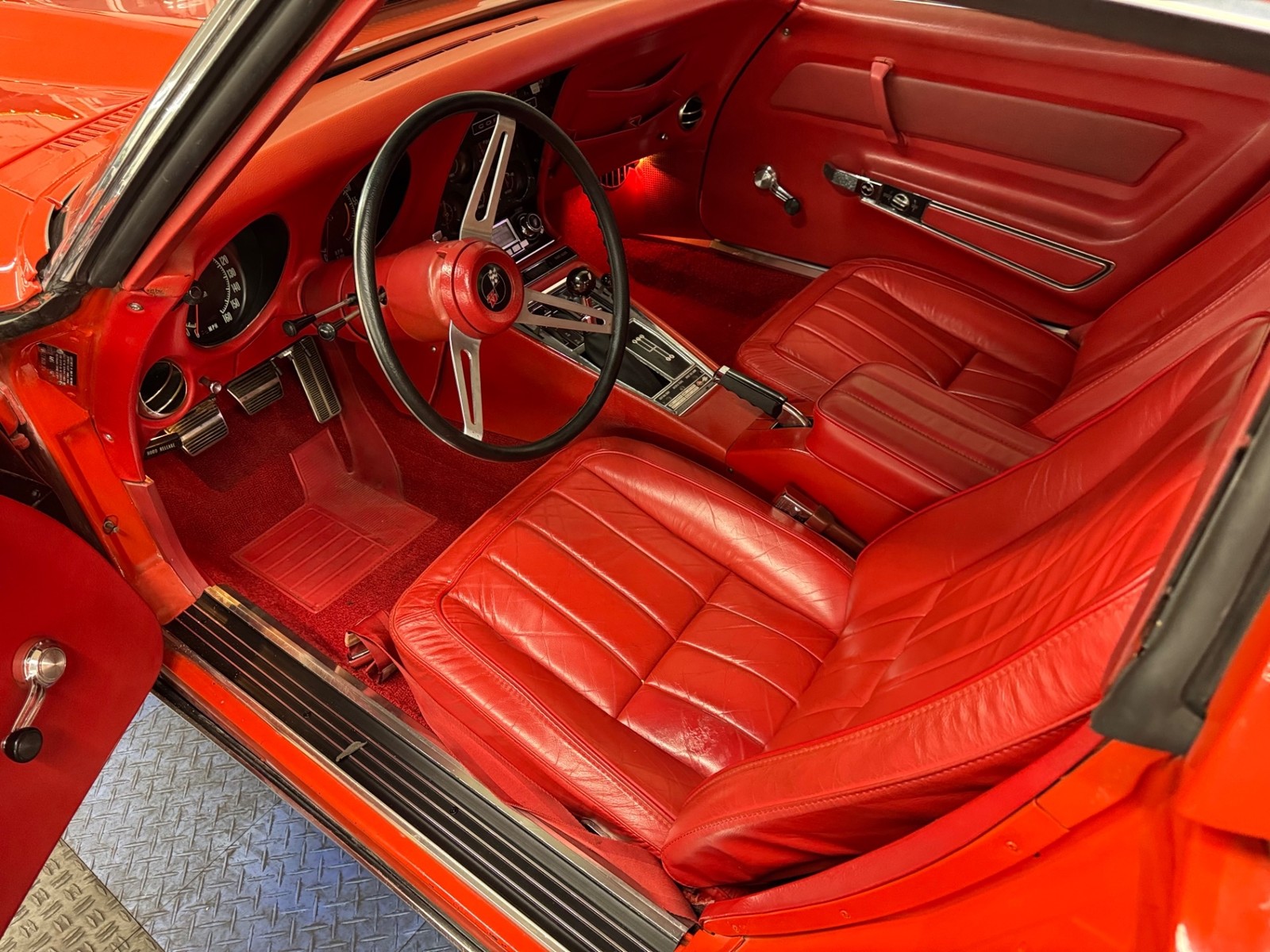 Chevrolet-Corvette-1969-14