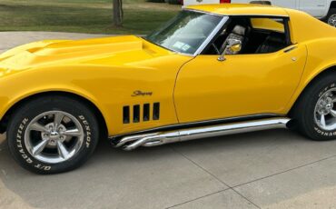 Chevrolet-Corvette-1969-2