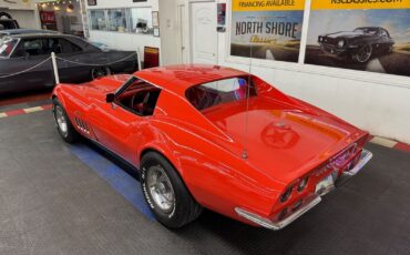 Chevrolet-Corvette-1969-2