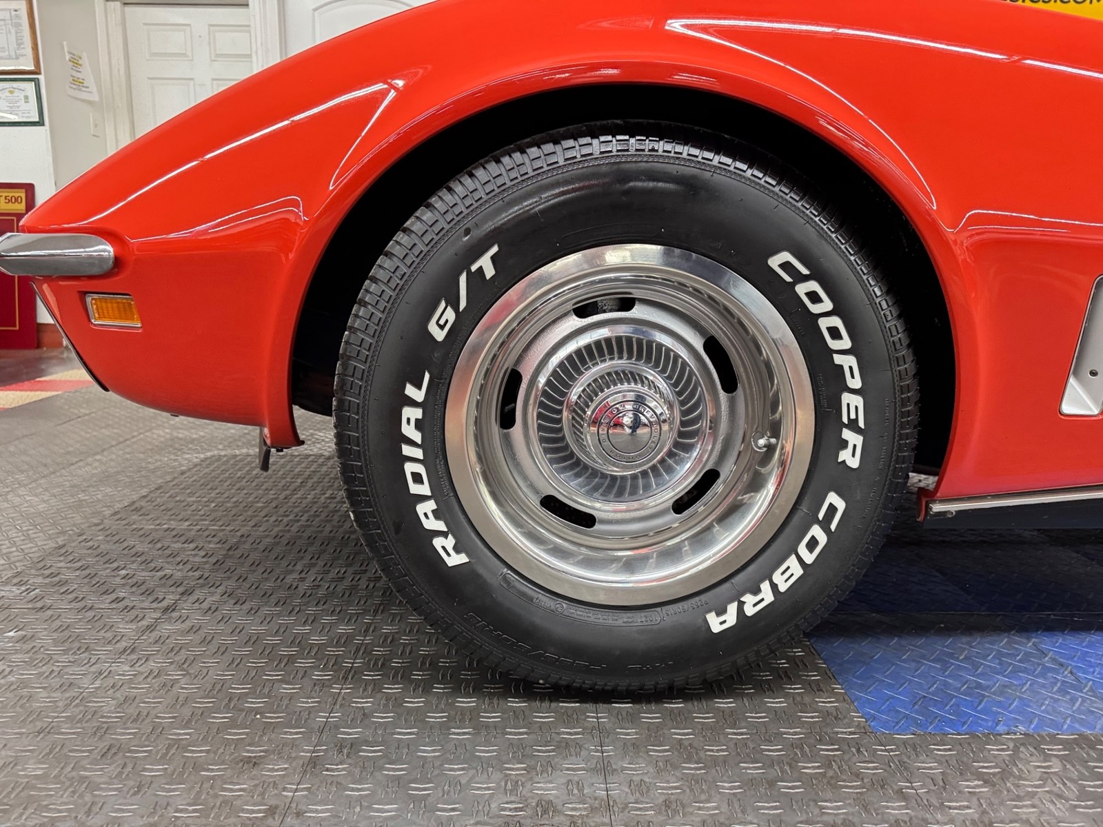 Chevrolet-Corvette-1969-24