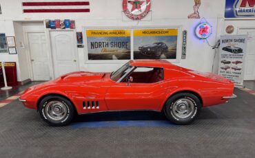Chevrolet-Corvette-1969-3