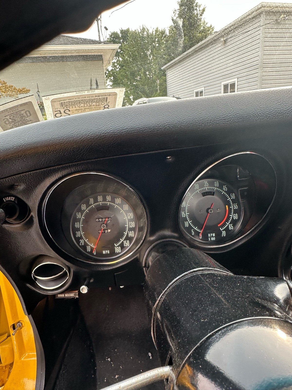 Chevrolet-Corvette-1969-4