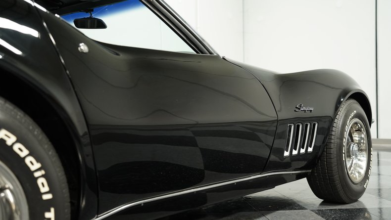 Chevrolet-Corvette-1969-Black-Black-20