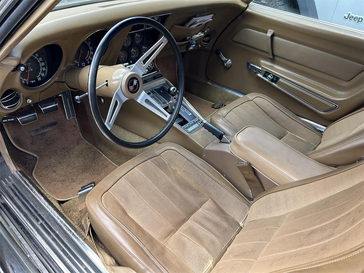 Chevrolet-Corvette-1969-Black-Saddle-12
