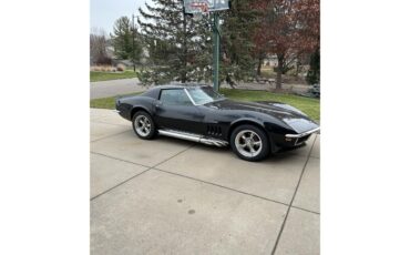 Chevrolet-Corvette-1969-Black-Saddle-2