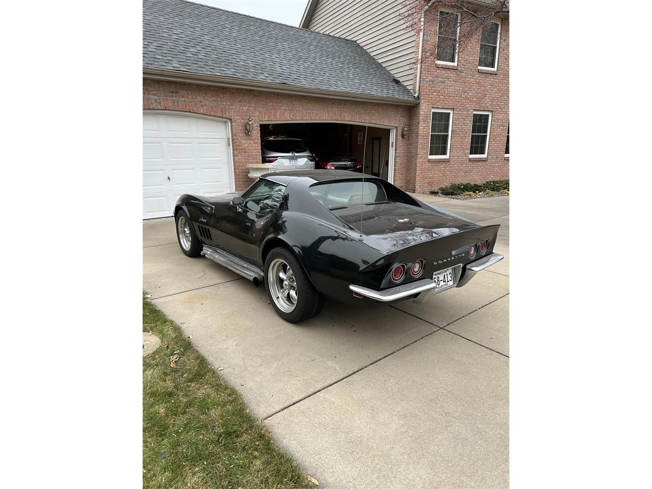 Chevrolet-Corvette-1969-Black-Saddle-3
