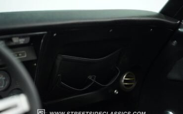 Chevrolet-Corvette-1969-Blue-Black-29