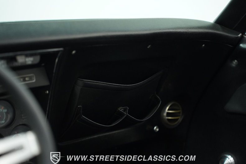 Chevrolet-Corvette-1969-Blue-Black-29