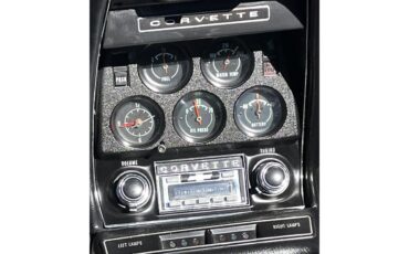 Chevrolet-Corvette-1969-Candy-Apple-Red-Black-1