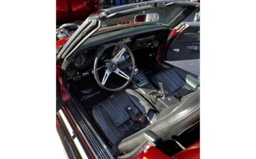 Chevrolet-Corvette-1969-Candy-Apple-Red-Black-11