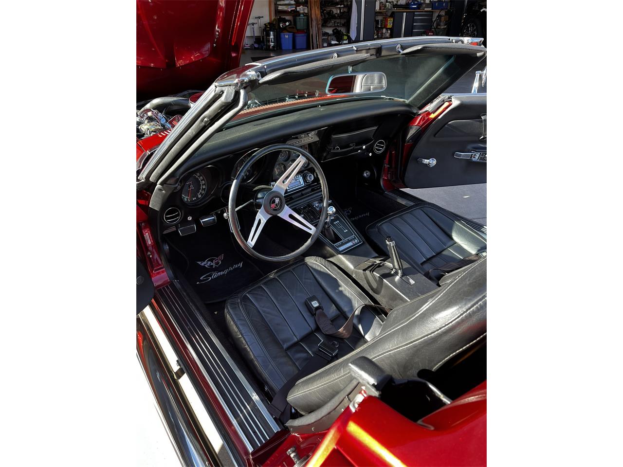 Chevrolet-Corvette-1969-Candy-Apple-Red-Black-11