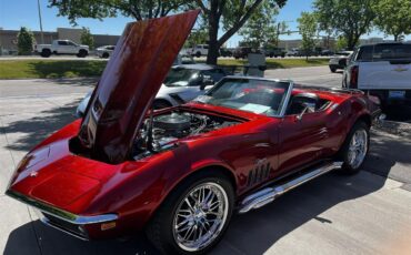Chevrolet-Corvette-1969-Candy-Apple-Red-Black-13