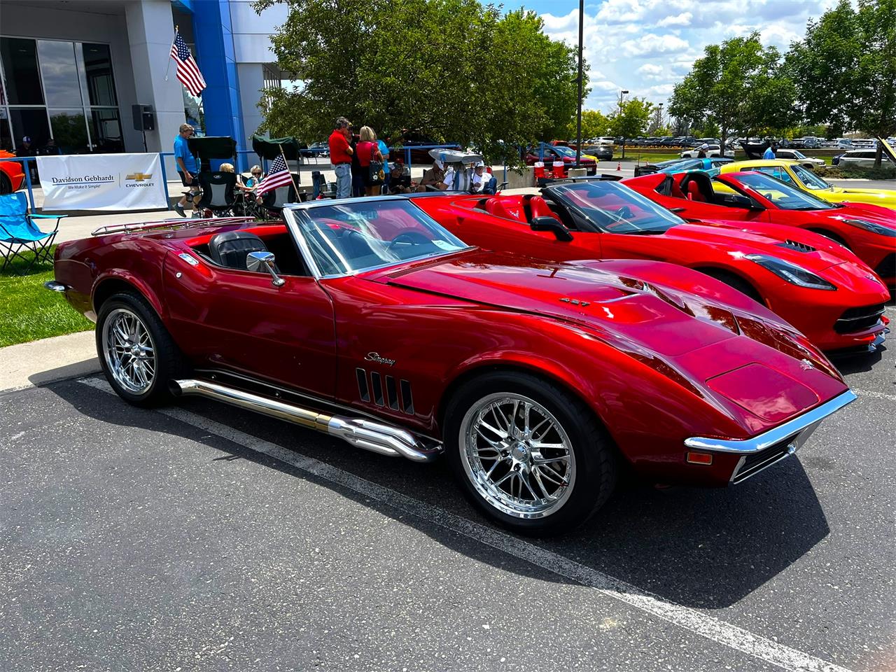 Chevrolet-Corvette-1969-Candy-Apple-Red-Black-15