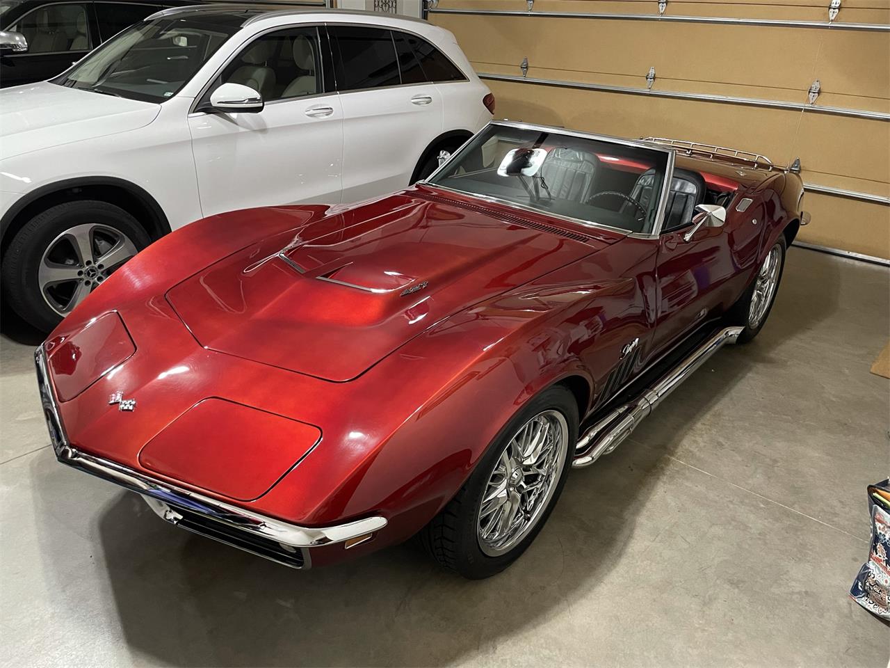 Chevrolet-Corvette-1969-Candy-Apple-Red-Black-16
