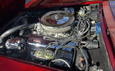 Chevrolet-Corvette-1969-Candy-Apple-Red-Black-2