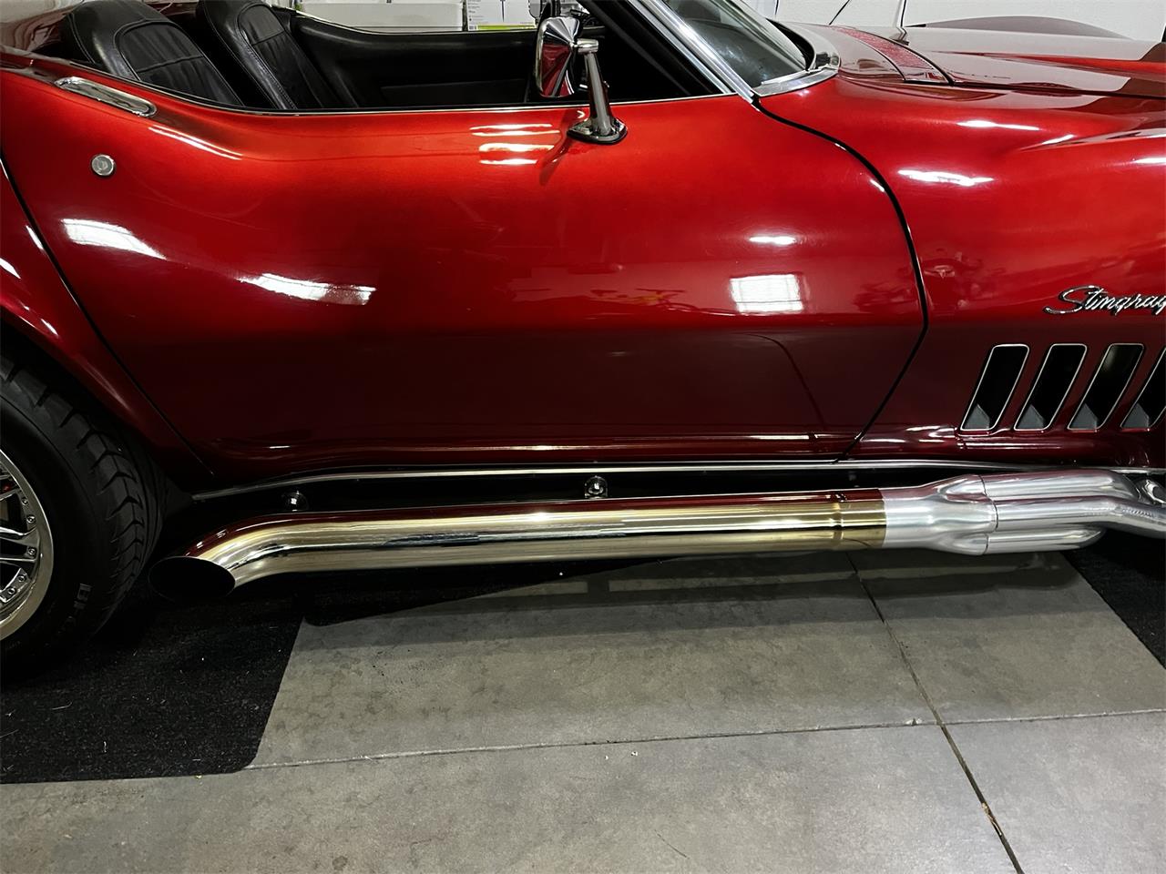 Chevrolet-Corvette-1969-Candy-Apple-Red-Black-23