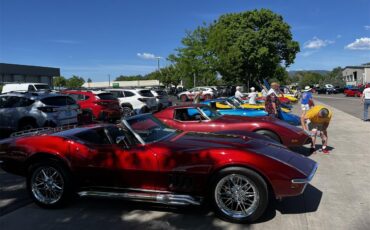 Chevrolet-Corvette-1969-Candy-Apple-Red-Black-24