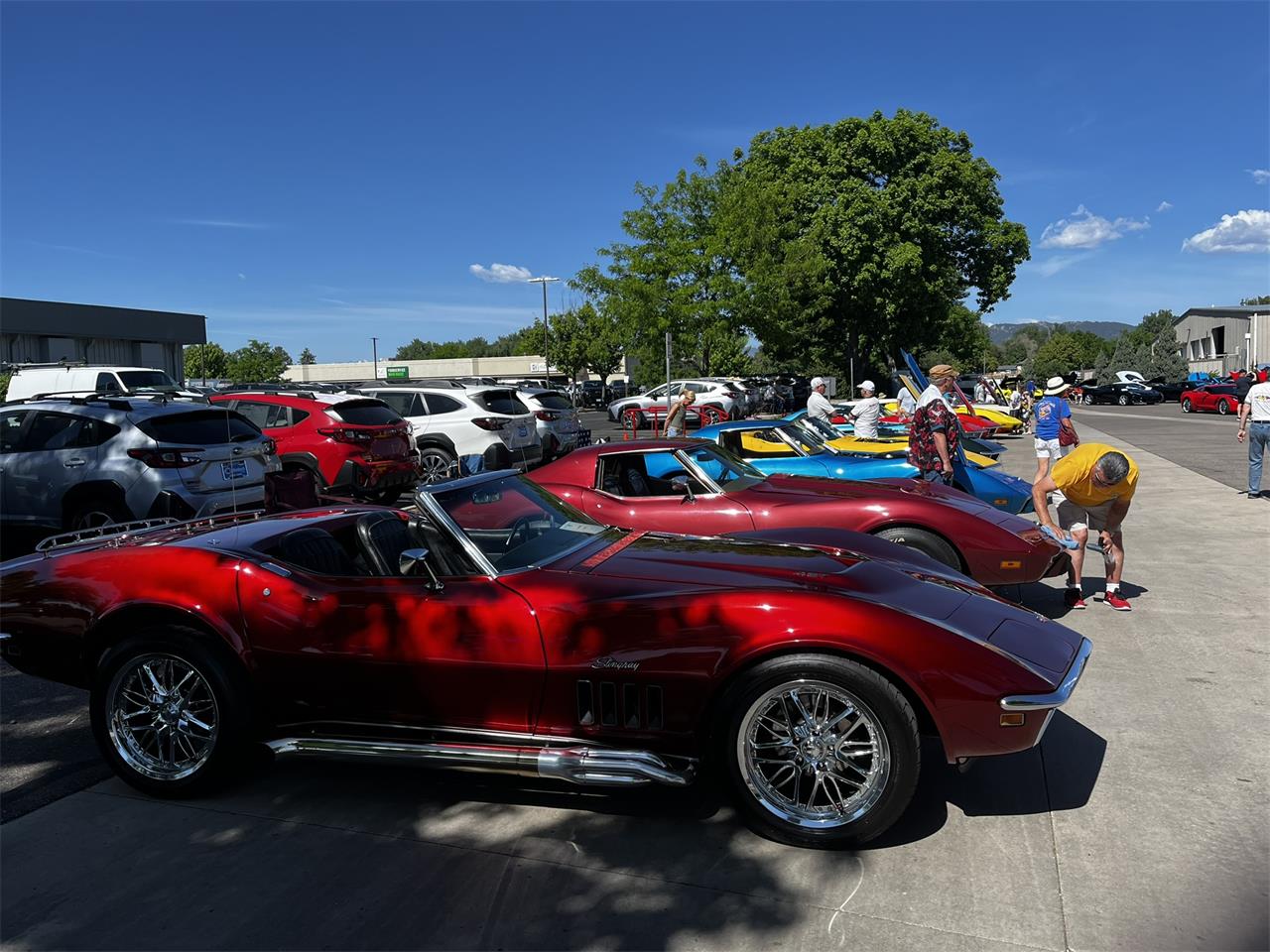 Chevrolet-Corvette-1969-Candy-Apple-Red-Black-24