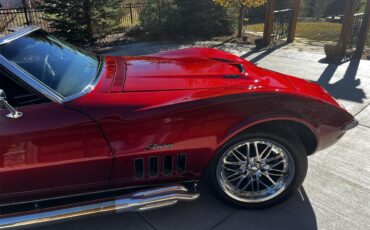 Chevrolet-Corvette-1969-Candy-Apple-Red-Black-3
