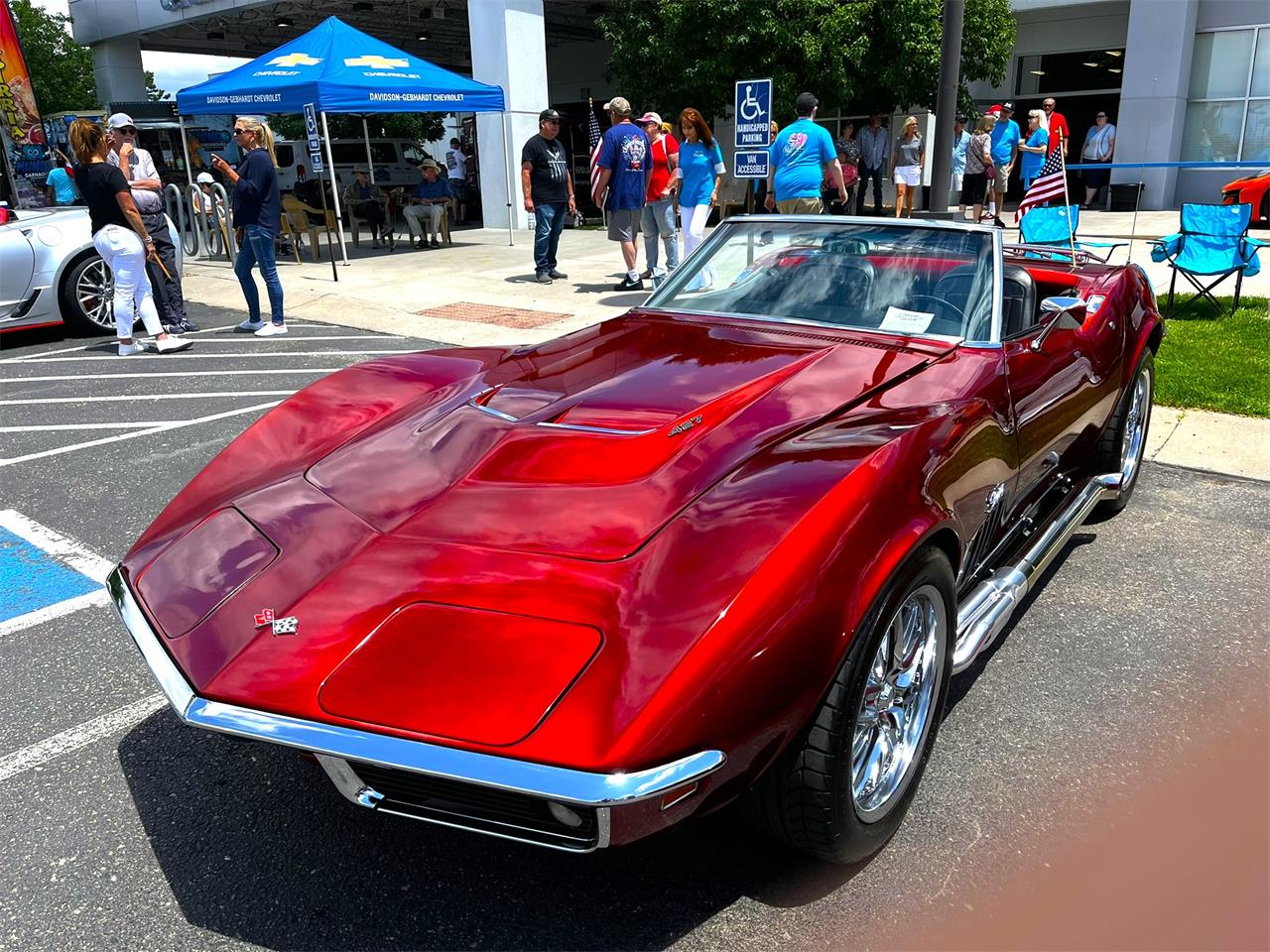Chevrolet-Corvette-1969-Candy-Apple-Red-Black-32