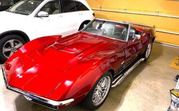 Chevrolet-Corvette-1969-Candy-Apple-Red-Black-40