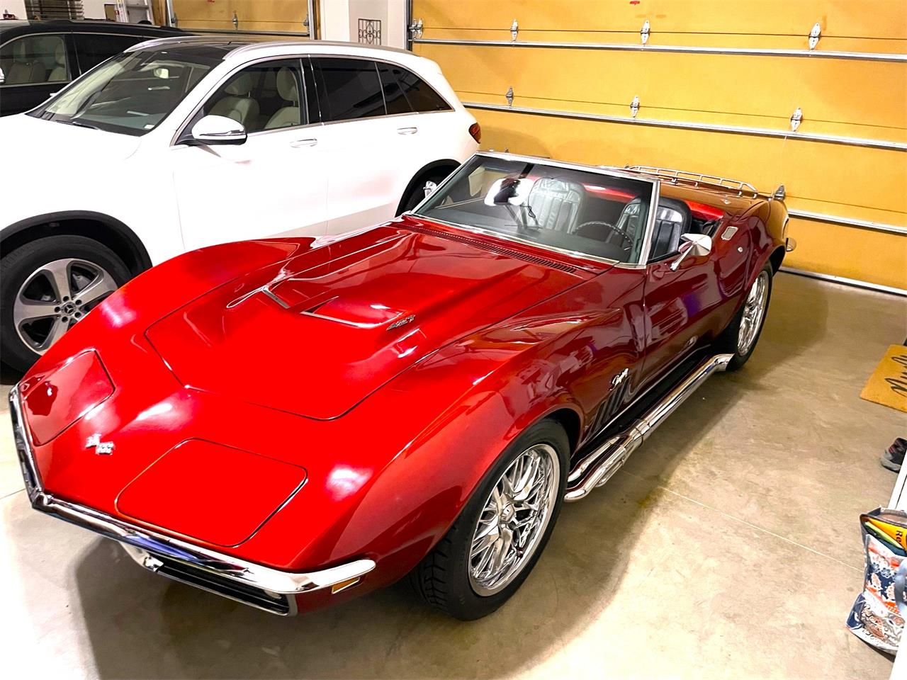Chevrolet-Corvette-1969-Candy-Apple-Red-Black-40