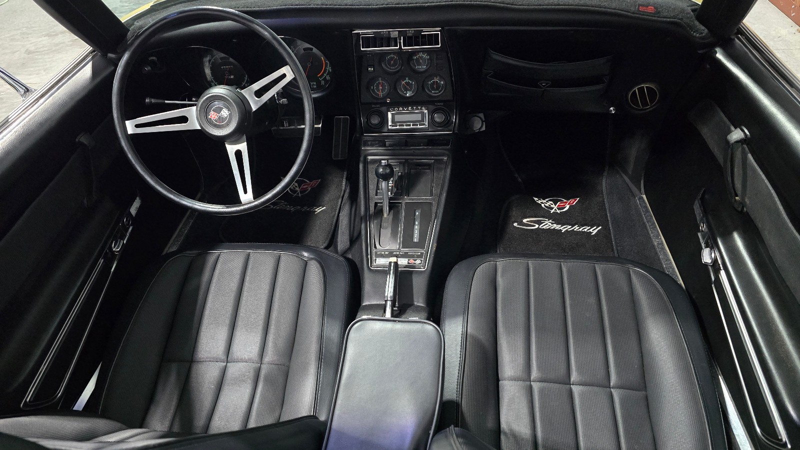 Chevrolet-Corvette-1969-Convertible-22