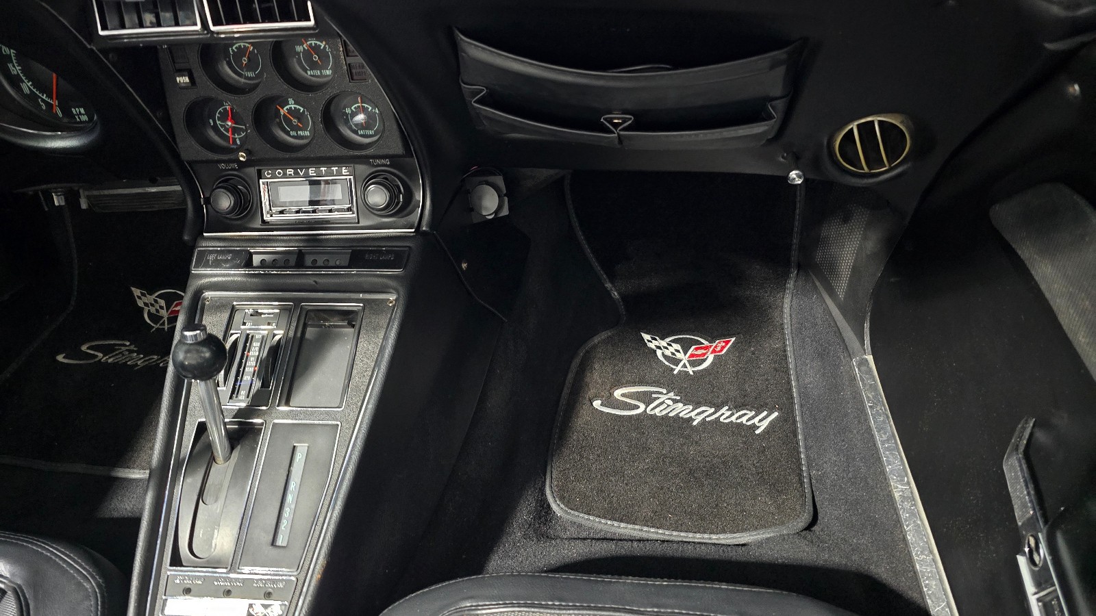 Chevrolet-Corvette-1969-Convertible-25