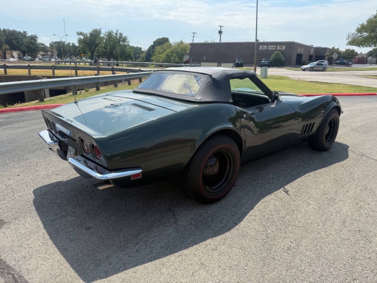 Chevrolet-Corvette-1969-Convertible-27
