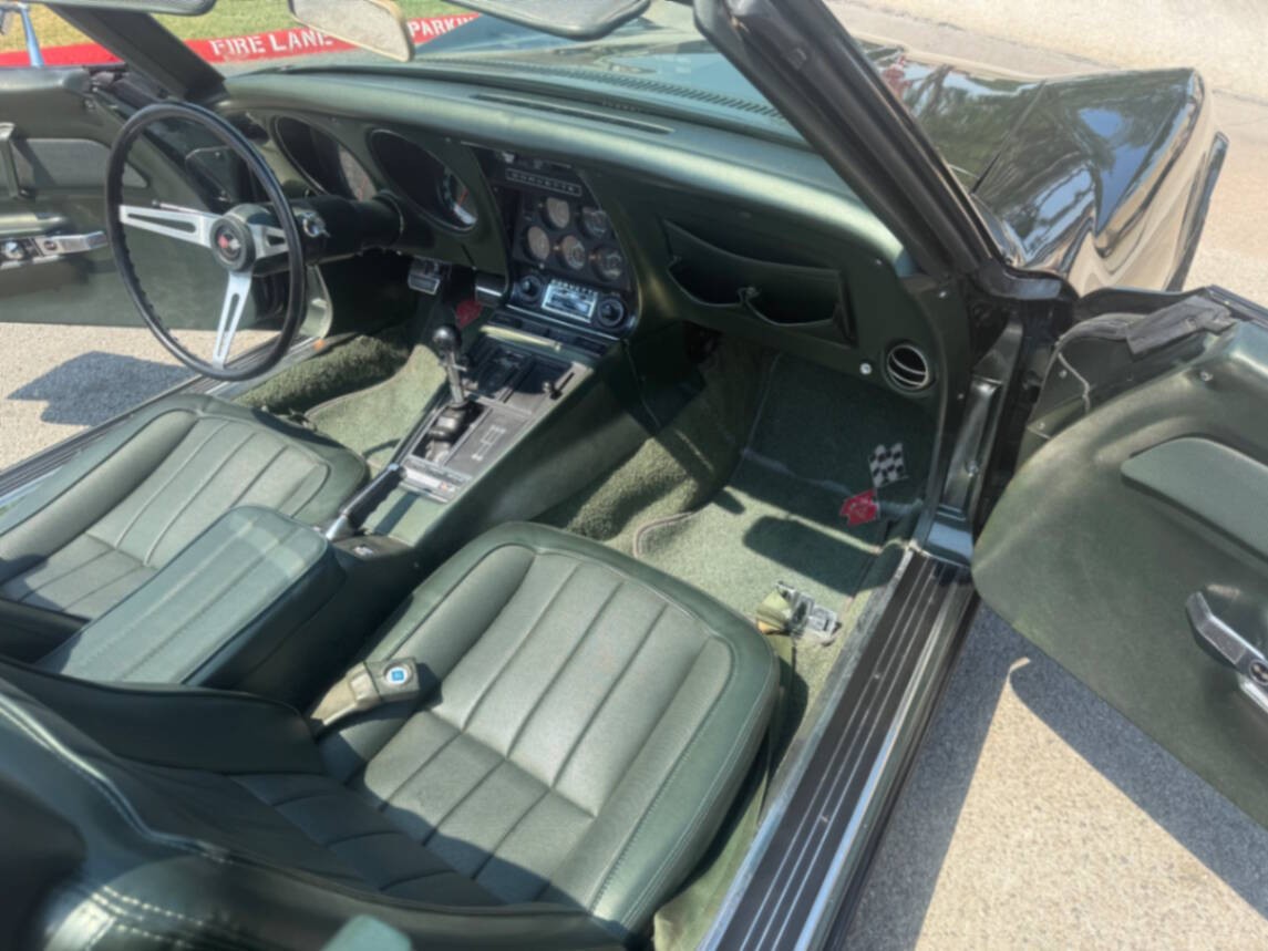 Chevrolet-Corvette-1969-Convertible-35