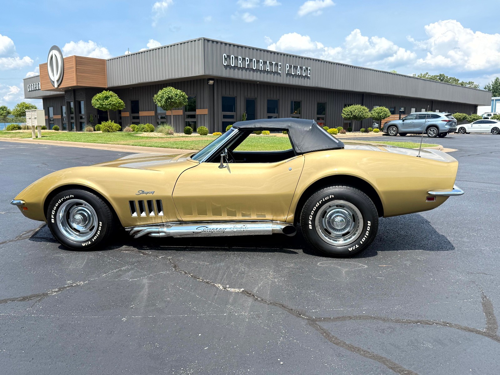 Chevrolet-Corvette-1969-Convertible-4