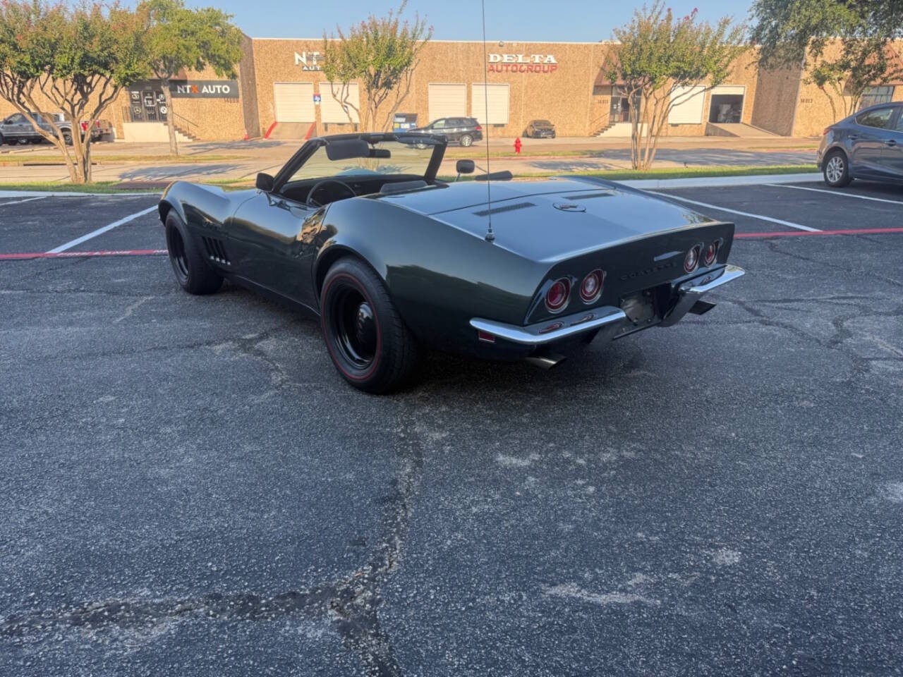 Chevrolet-Corvette-1969-Convertible-4