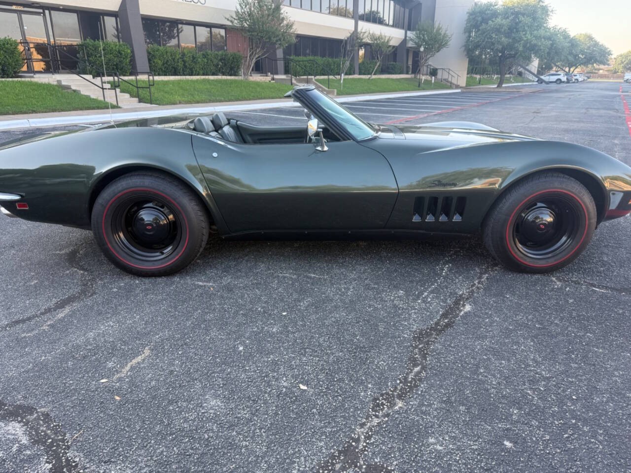 Chevrolet-Corvette-1969-Convertible-7